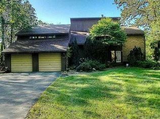 5626 Geddes Rd, Ann Arbor, MI 48105