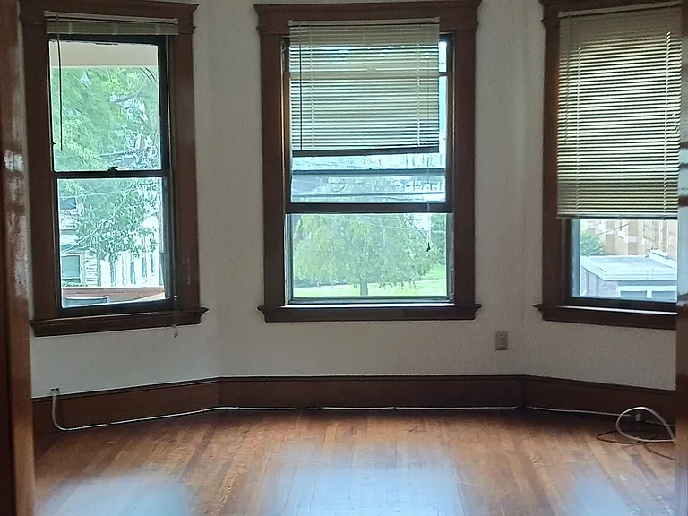 126 Edwards St — Photo 10