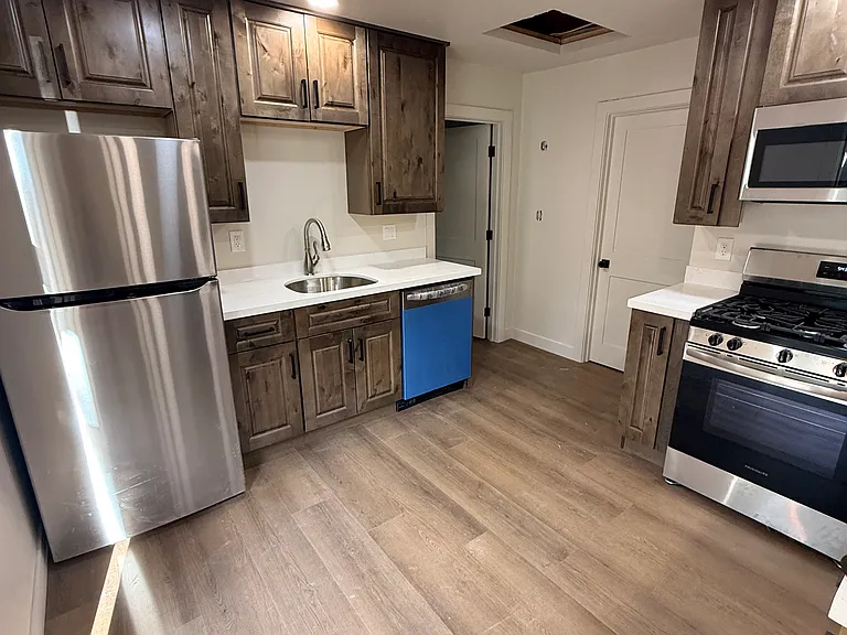230 S Dunnam St #2 — Photo 2