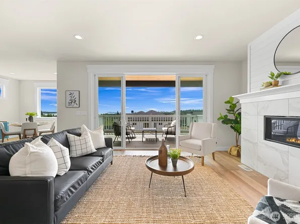 5411 Lonicera Dr, Blaine, WA 98230