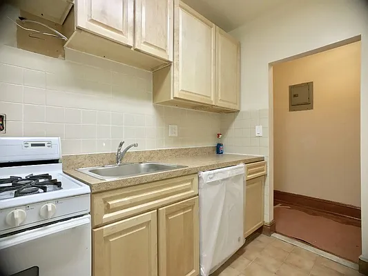 Rented by Sovereign Associates | media 45