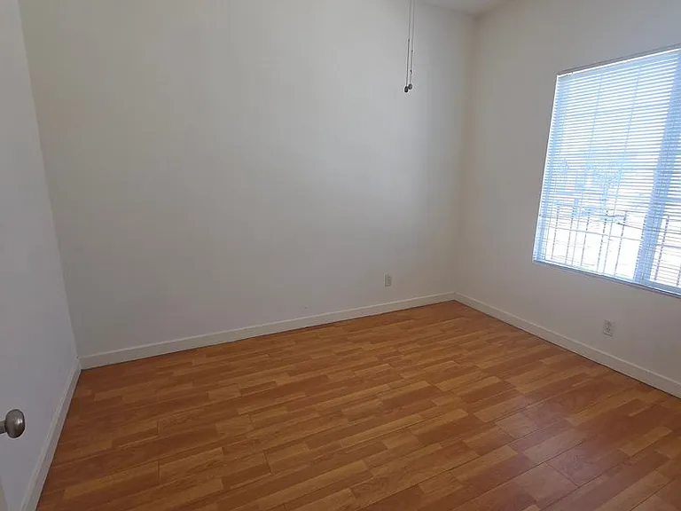 828 S Glendale Ave #15 — Photo 4