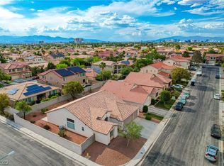 9087 Ravenhurst St, Las Vegas, NV 89123
