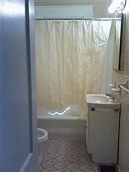 4th image of 4215 Leonard Ave #1
