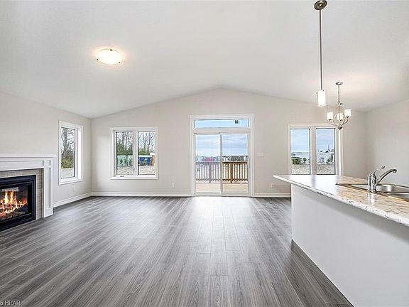 3rd image of 19 Bluffs View Blvd