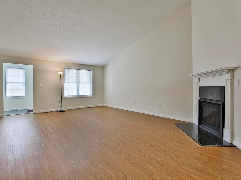 4 Myopia Ln — Photo 6