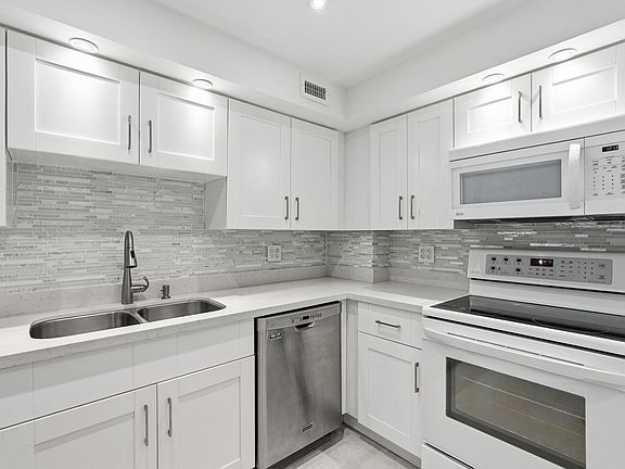 5th image of 3450 S Ocean Boulevard #121