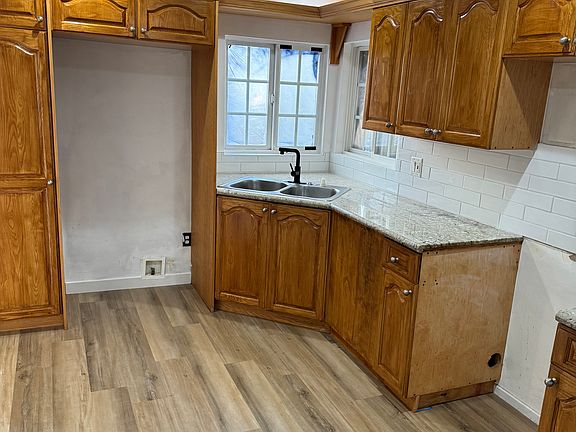 2nd image of 3512 W 135th St #A