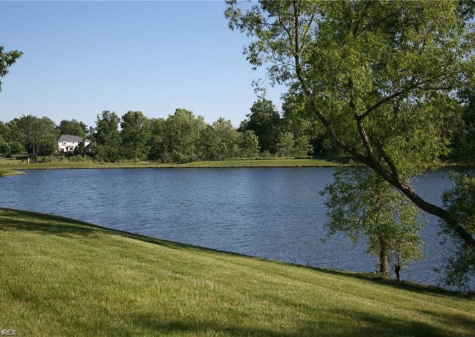 2nd image of 2448 Olde Farm Ln
