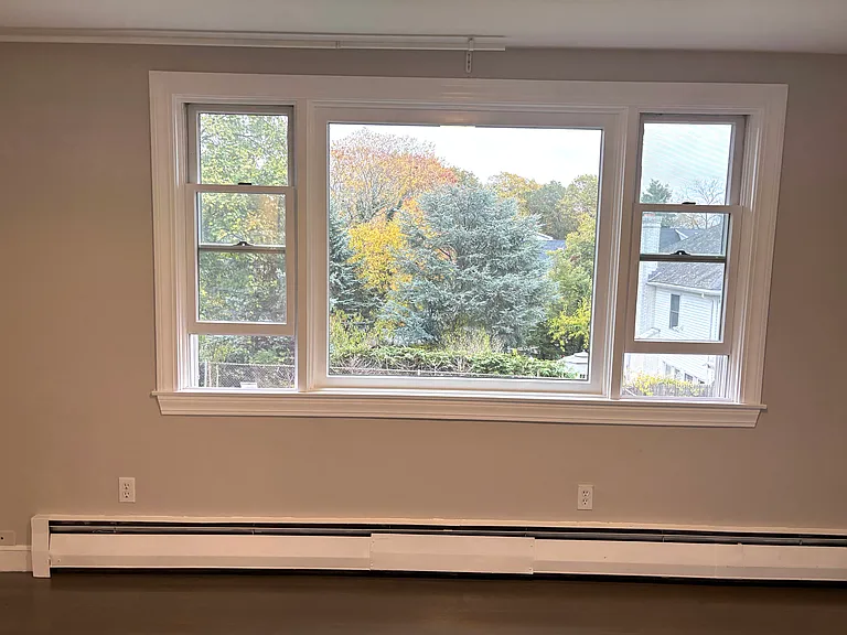 338 Langley Rd — Photo 11