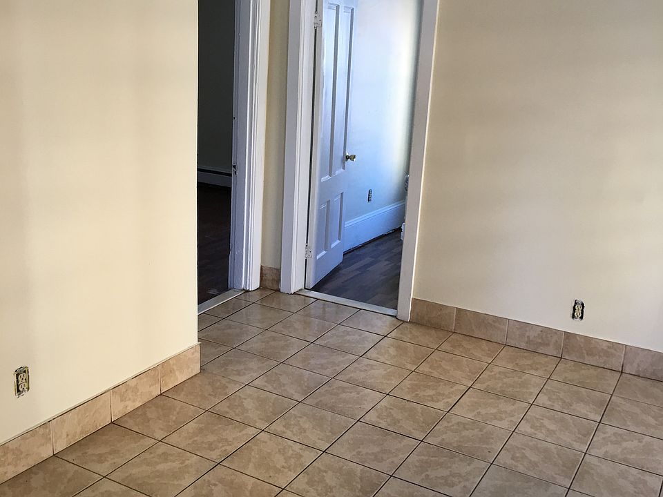 2nd image of 107 Earle St #1ST