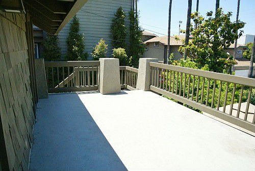 3rd image of 3329 E Ocean Blvd