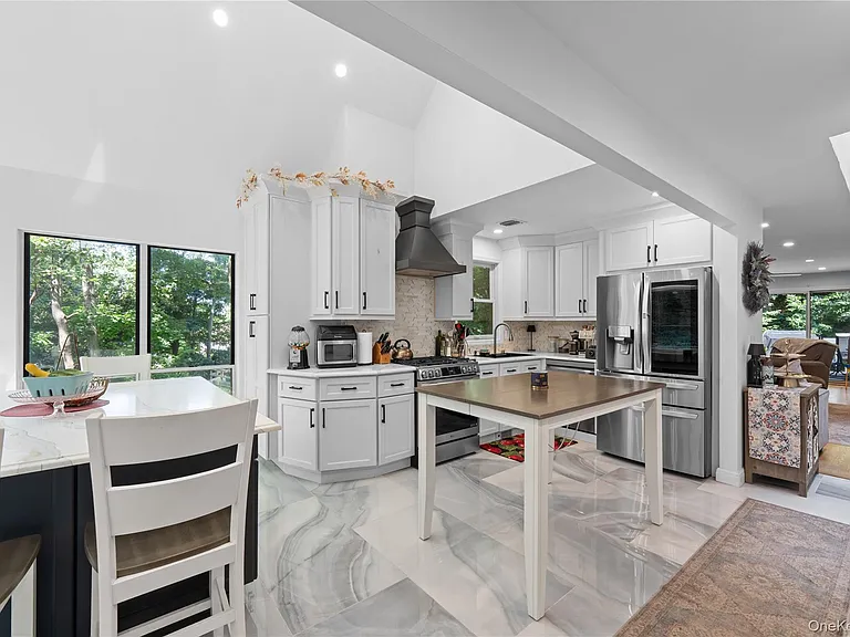 34 Hammond Rd — Photo 2
