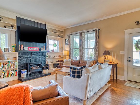 5th image of 303 W 5th St