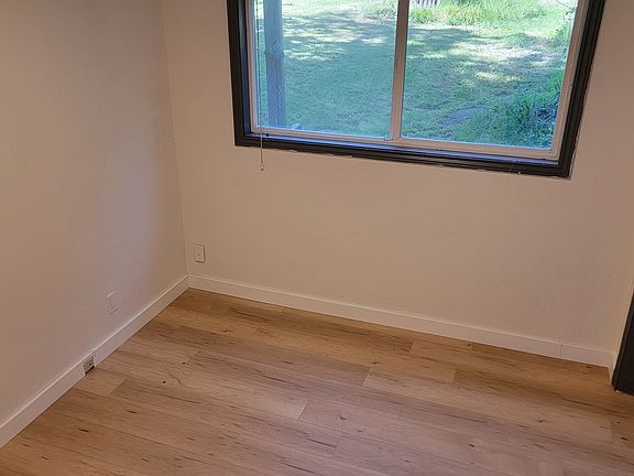 3rd image of 2382 5th Ave