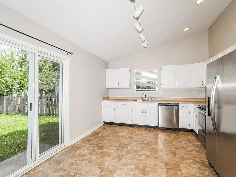 5309 Waterton Lakes Dr — Photo 8