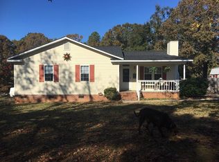 117 Morgan Rd E, Hodges, SC 29653