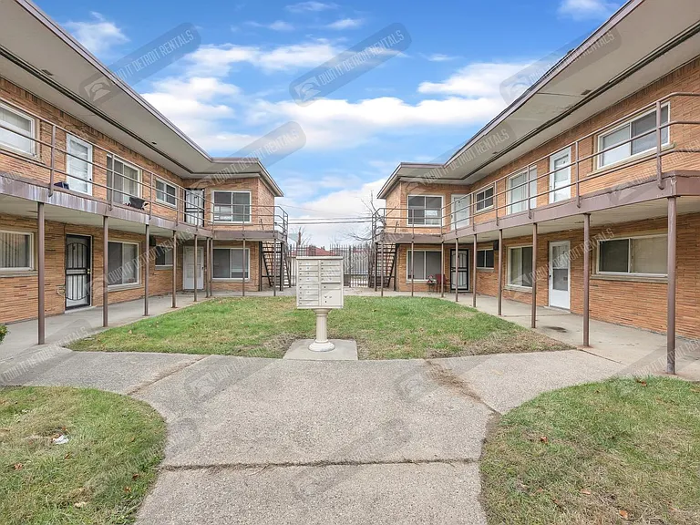 16705 Greenfield Rd #6 — Photo 16
