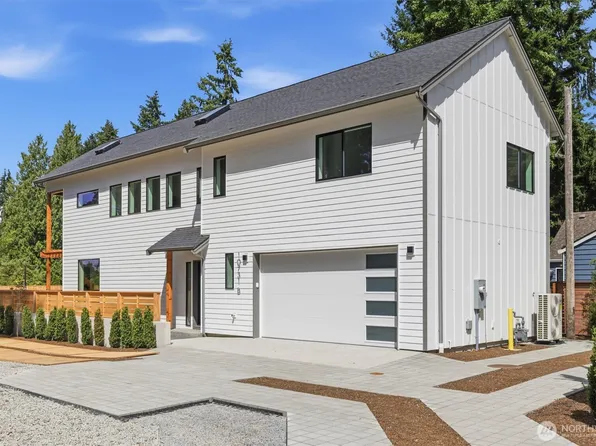 10731 B 17th Avenue NE, Seattle, WA 98125
