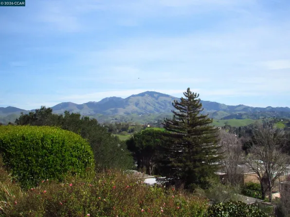 2100 Golden Rain Rd APT 5, Walnut Creek, CA 94595