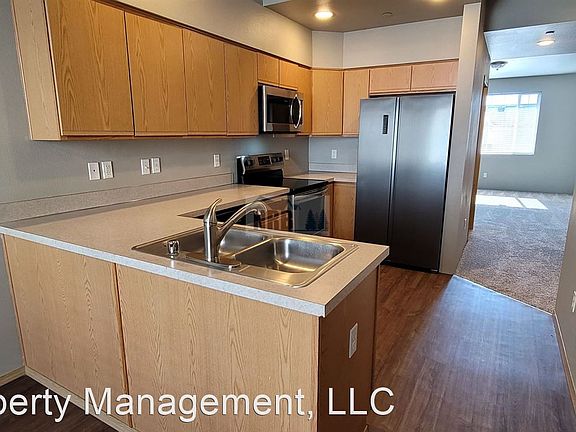 2nd image of 3207 S 45th St #10179798