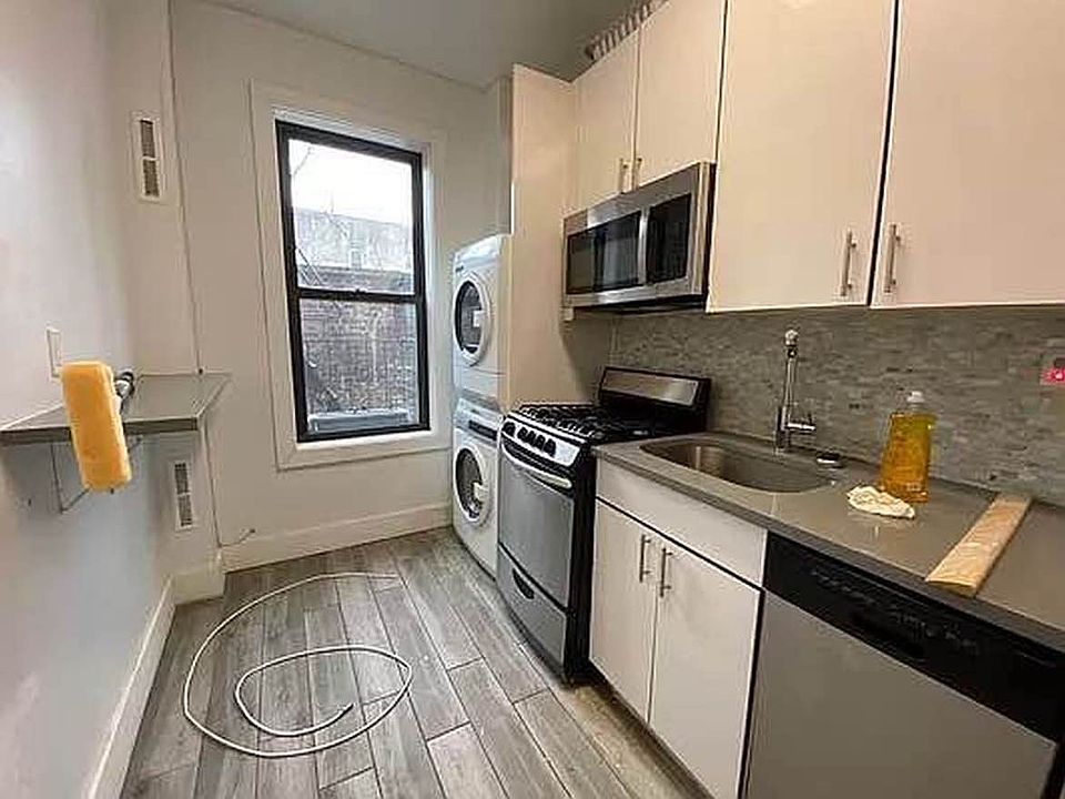 1st image of 188 Parkside Ave APT C3e