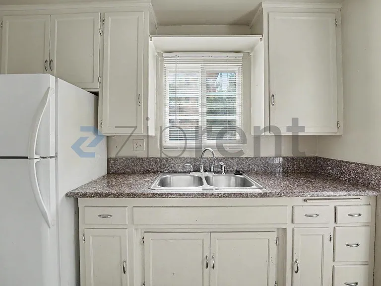 8836 Ramsgate Ave — Photo 9