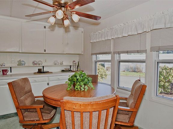 5th image of 1422 Alonda Ln NE