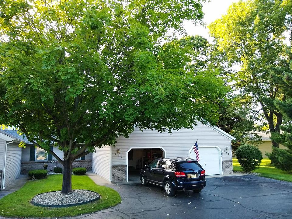 1st image of 714 Bayberry Ln