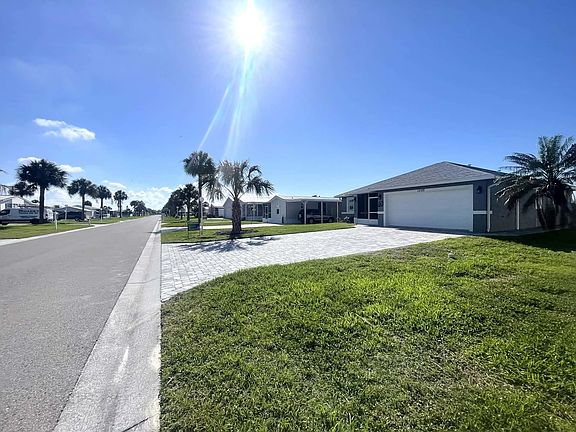 4th image of 1320 SW 44th Boulevard
