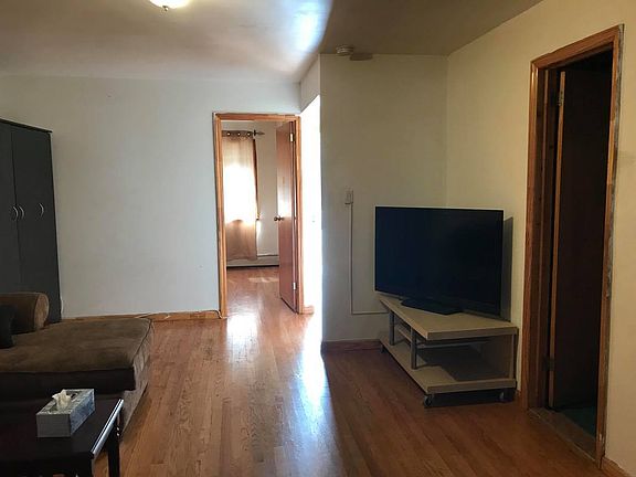 4th image of 8786 26th Ave #1