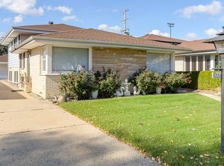 8556 N Oriole Ave, Niles, IL 60714