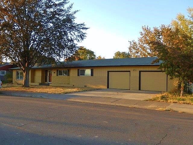 1st image of 211 SE Sunny Dr