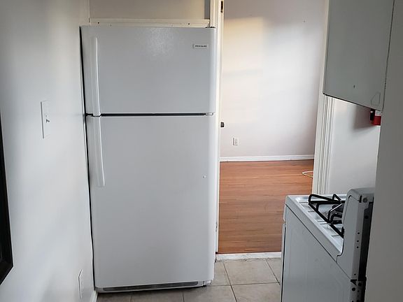 2nd image of 210 N 15th St #6R
