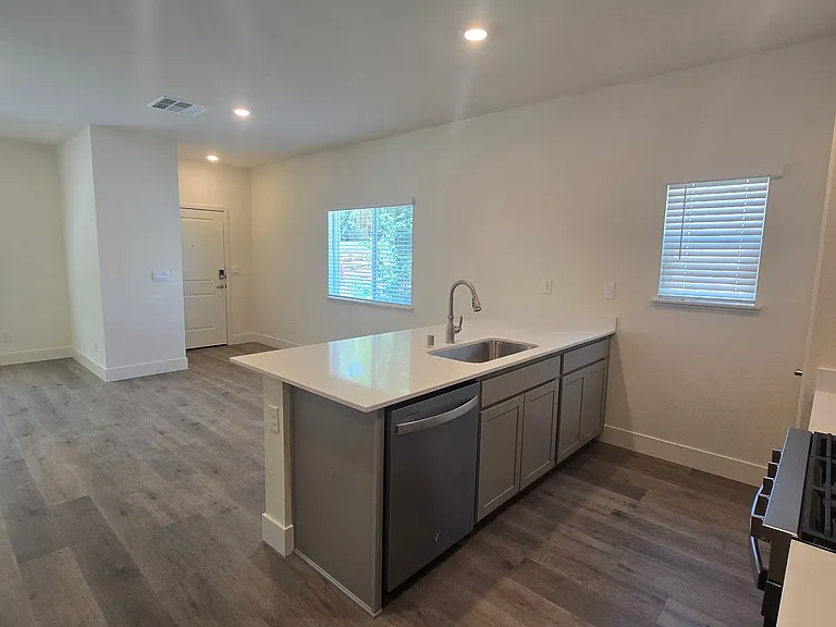 5854 Altitude St — Photo 11