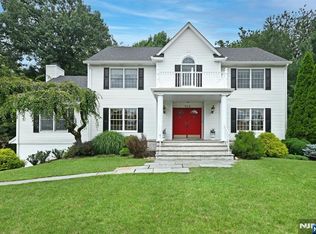 513 Lydia Ln, Wyckoff, NJ