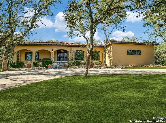 3rd image of 2251 Estate View Dr