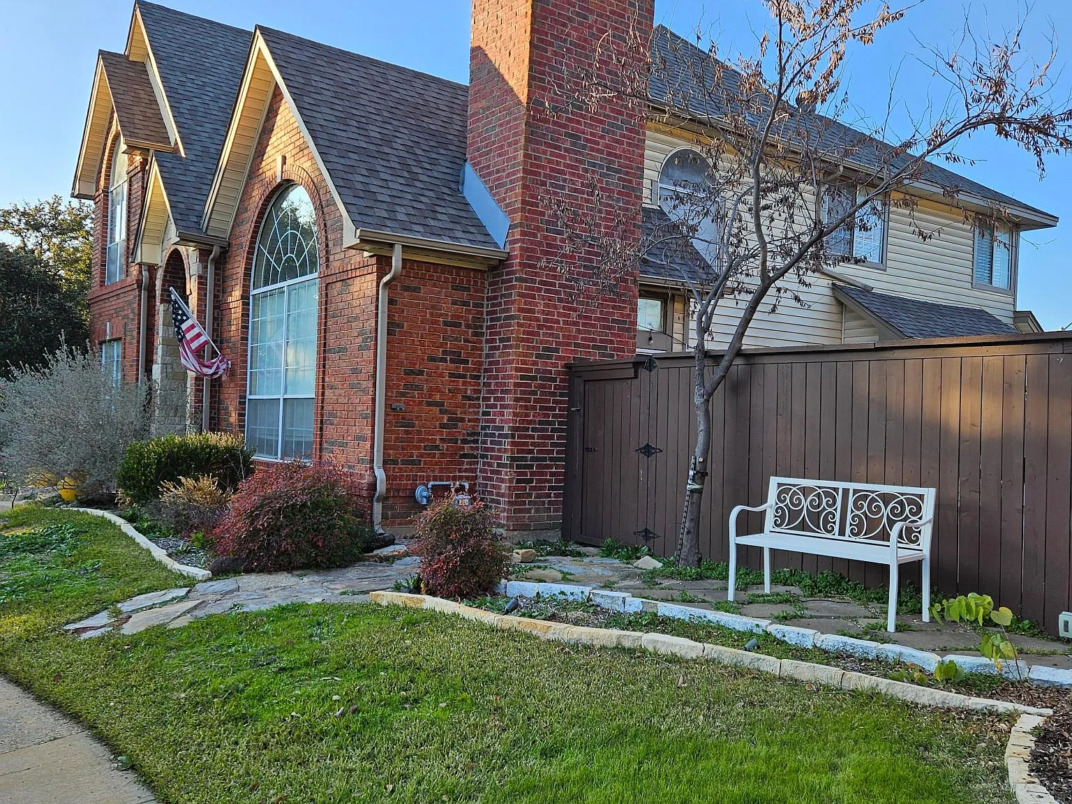 4 bed, 2253 sqft, $3,200 — Photo 2