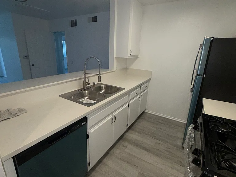 4434 Fulton Ave #205 — Photo 15