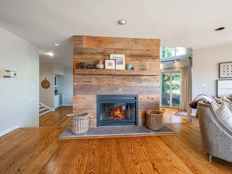 20 Shore Rd — Photo 36
