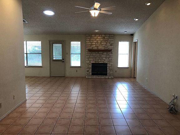 5th image of 13903 Cambourne Dr