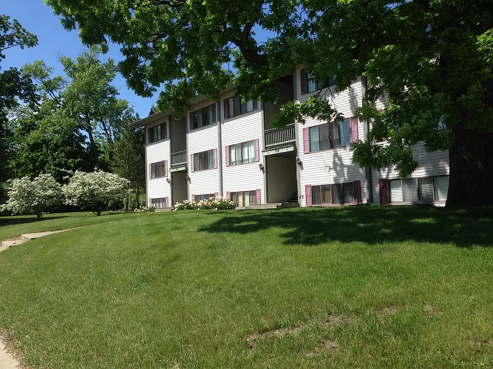 726 Grand Ave #203