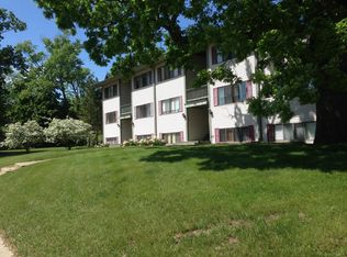726 Grand Ave APT 203, Waukegan, IL 60085