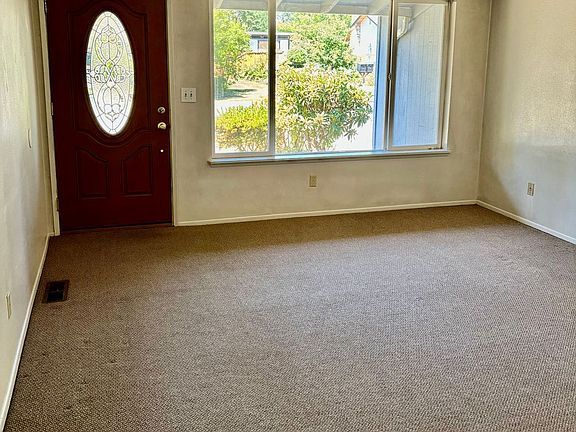 4th image of 10118 162nd Pl NE