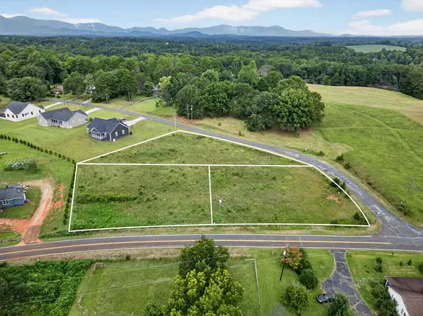 620 Motlow Creek Rd, Campobello, SC 29322