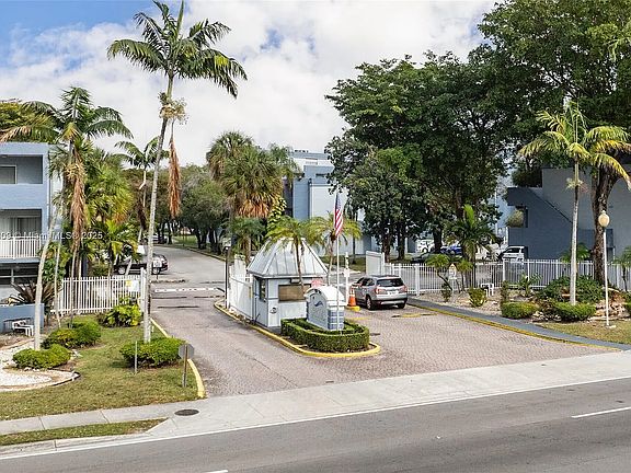 2nd image of 9351 Fontainebleau Blvd APT B116