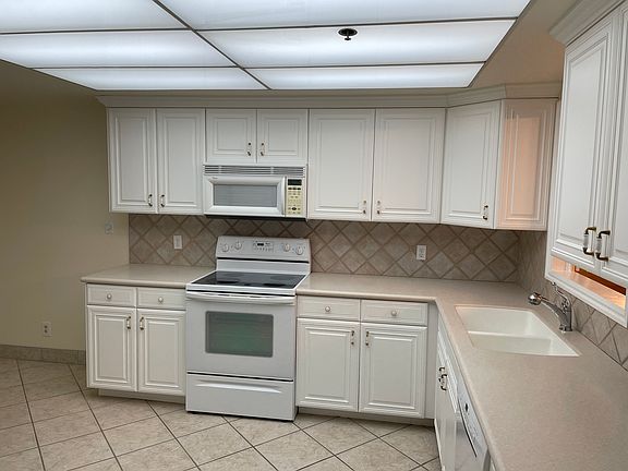 4th image of 48 W 300 S APT 707