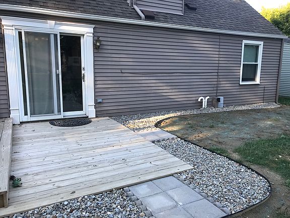 2nd image of 124 Cassandra Dr