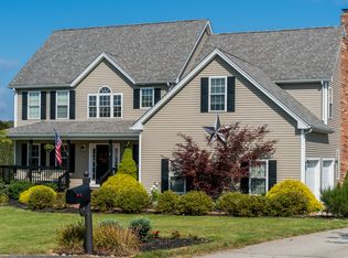 9 Brook Hill Rd, Sturbridge, MA 01518