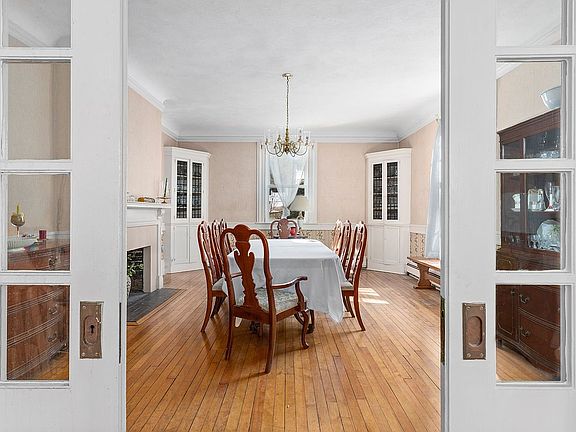 3rd image of 203 Clinton Ave